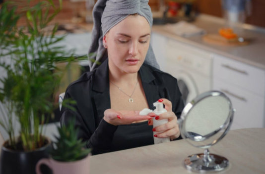 sing ONLY Fungal Acne Safe Products in your skincare routine is very important to avoid flaring up Malassezia Folliculitis