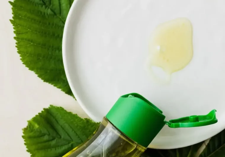 Natural Oils That Combat Skin Fungus